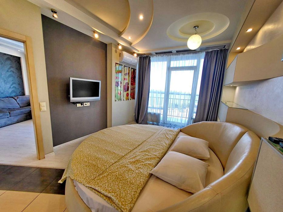 ЛЮКС в ЖК Мост Сити, вид на реку, 2к, ванна, центр. Новый дом. Балкон.