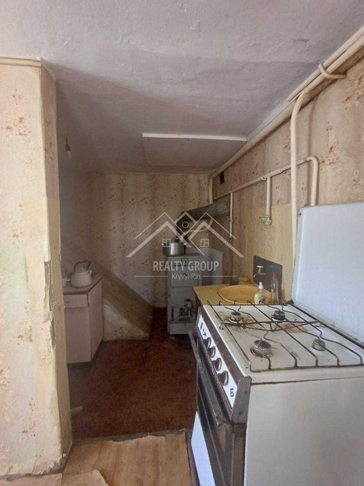 Продаж будинку в центрі с. Лозуватка з гаражем, літнею кухнею.