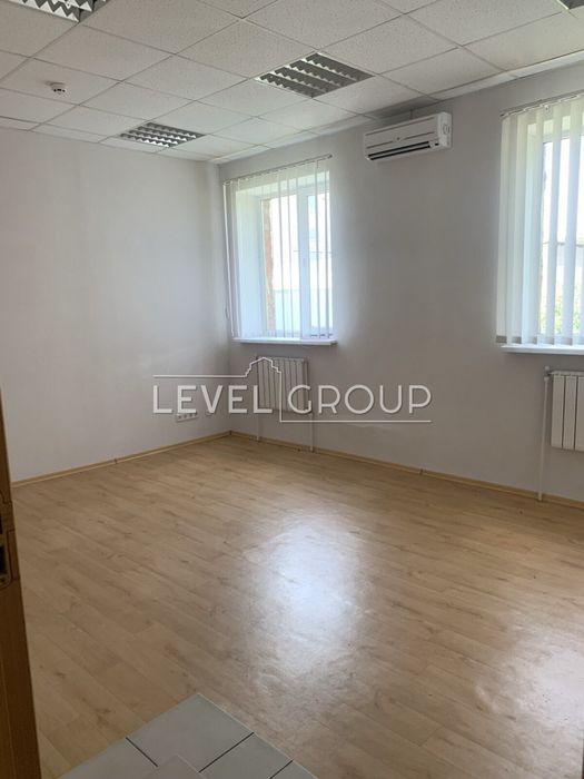 Окрема будівля (ОСЗ) з ділянкою 21 сотка та складом. Куренівка