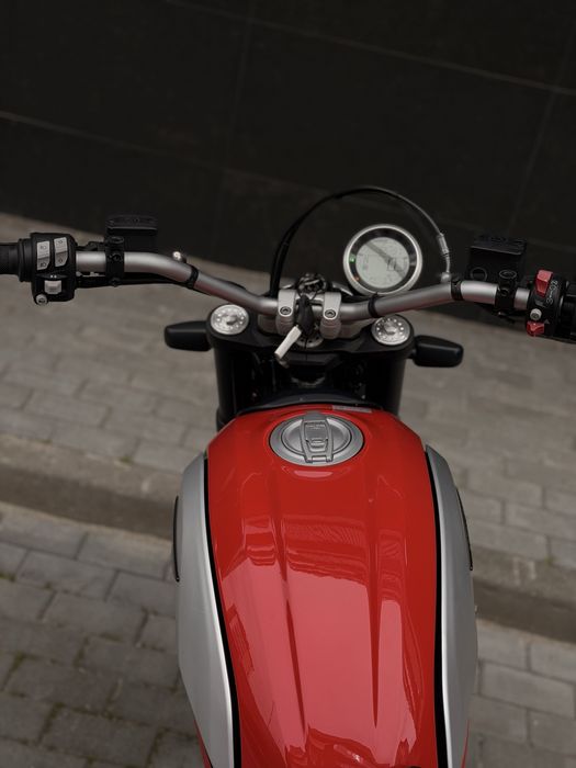 DUCATI SCRAMBLER 800 - Como Nova!