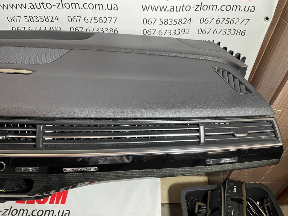 Торпеда (панель передня) Audi Q7 4M 2016-2023