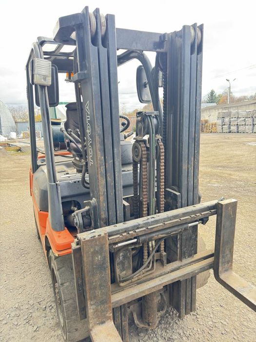 Продам навантажувач Toyota 2008 року