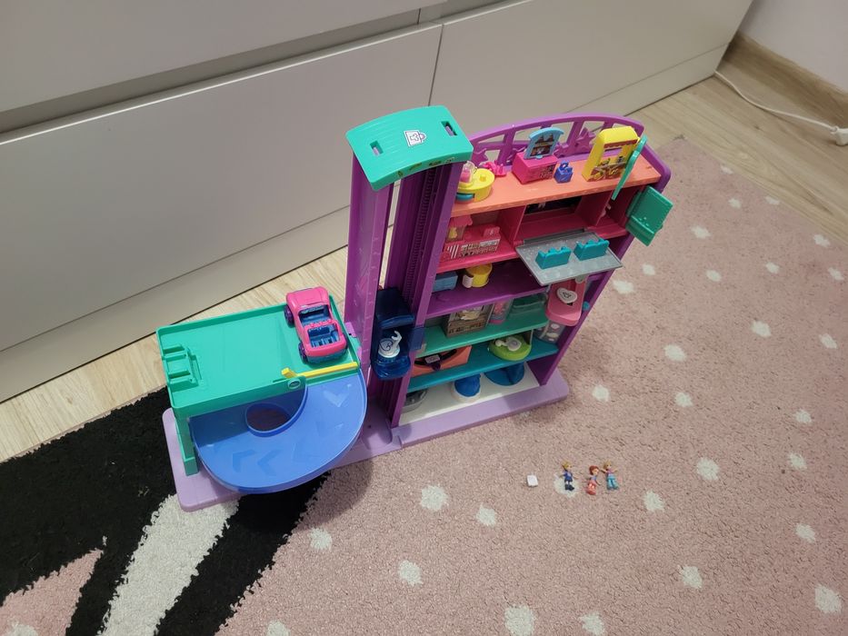 Polly Pocket  shopping
