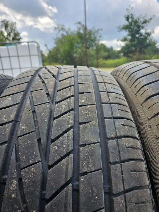Opony 4 szt Good Year Excellence 235/55/R19 7mm

6mm