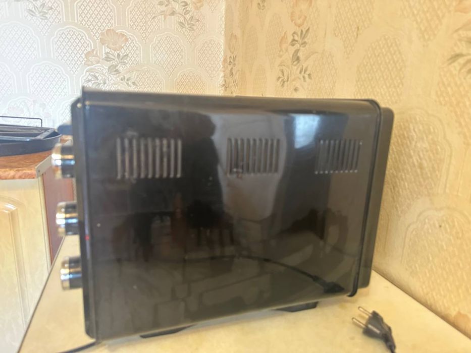Продам духовку Saturn в ідеальному стані