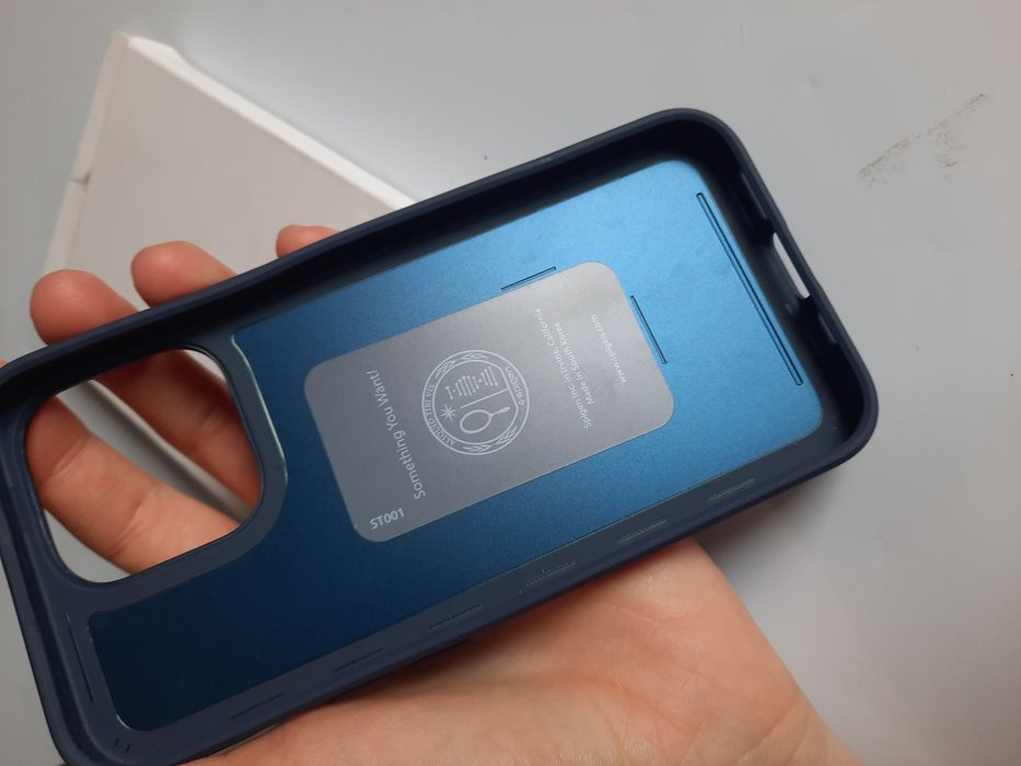 Plecki Spigen do iPhone 13 Pro Thin Fit granatowy