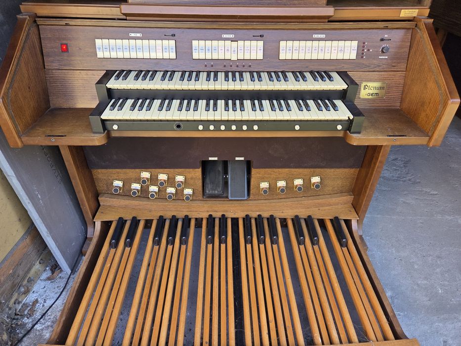 Organy na Hauptwerk. MIDI