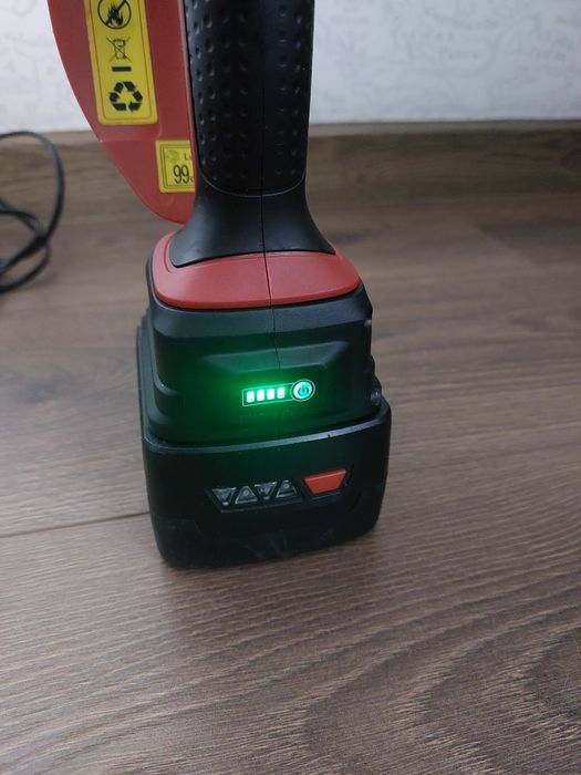 Пила ручна аккумуляторна WORCRAFT CHS‑S20LiB