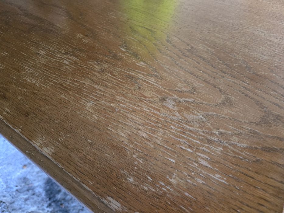 Stół dębowy do lekkiej renowacji
