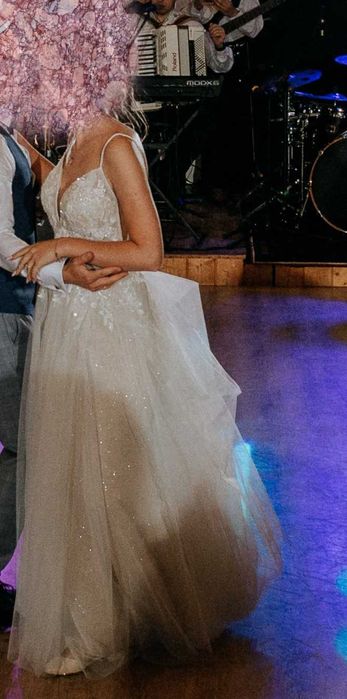 Suknia ślubna Essense of Australia D3281