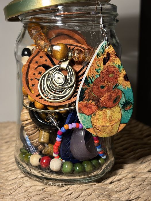 Mystery jewerly jar