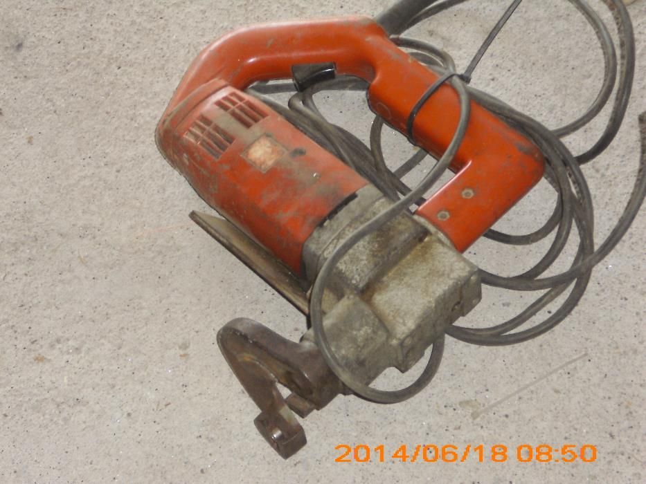 maquina de corte tico tico para cortes em redondo a direito