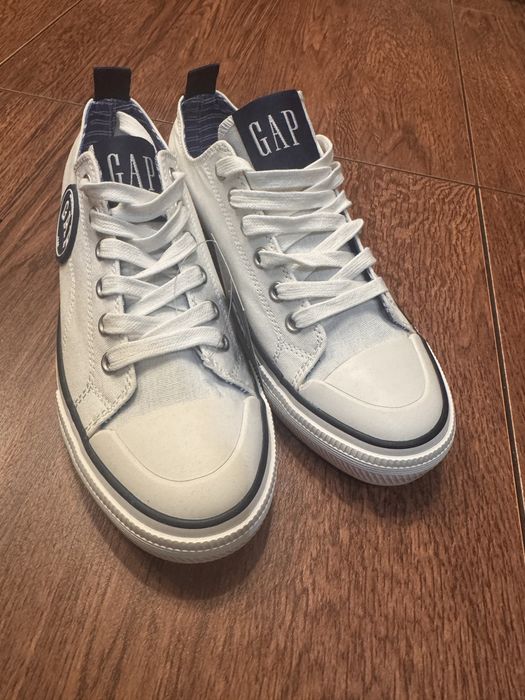 Кеди фірми Gap нові