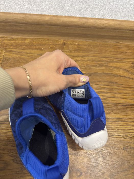 Кросівки дитячі, adidas оригінал. Розмір 24.