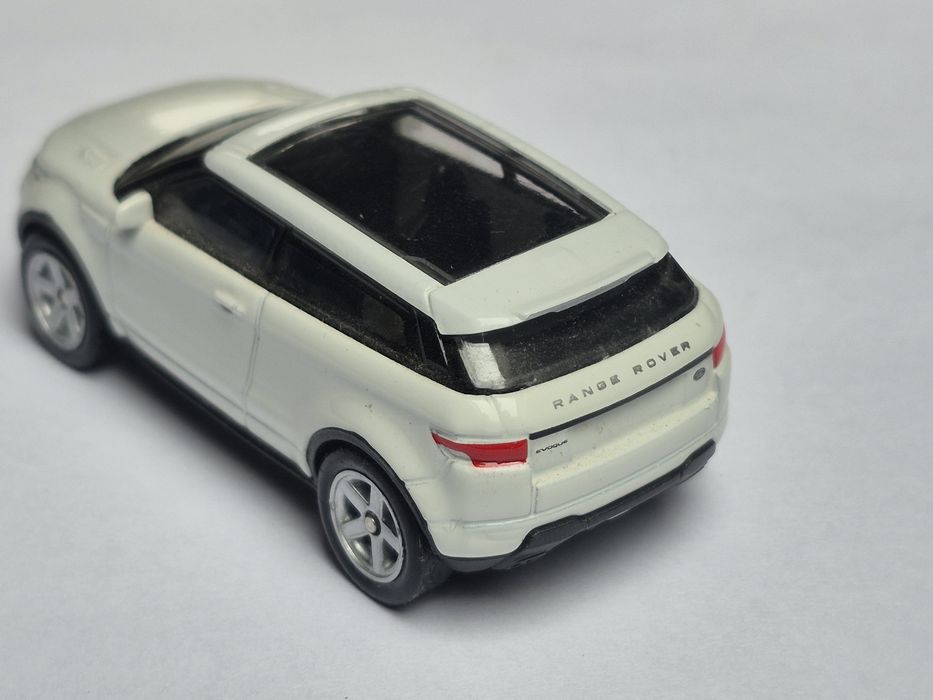 Welly Range Rover Evoque biały – model metalowy