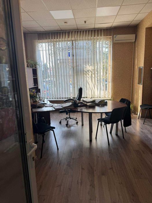 Приміщення банку м. Хуст, вул. Карпатської Січі, 39