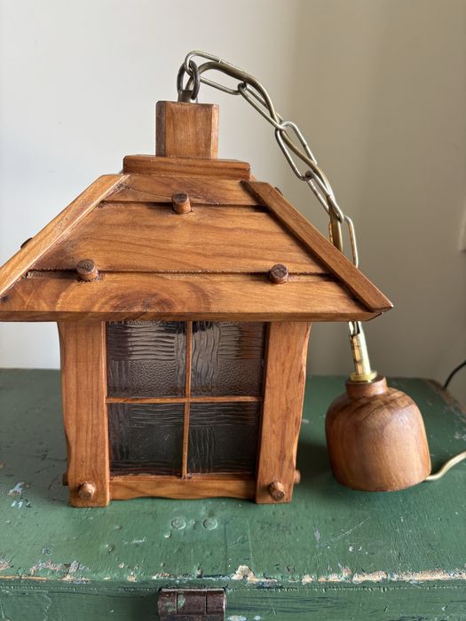 Candeeiro de teto restaurado