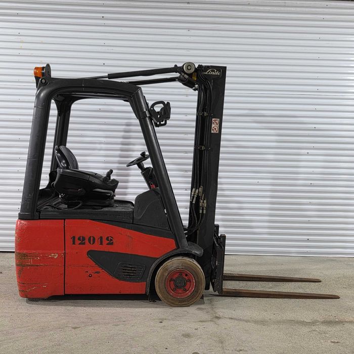 Empilhador Linde e16 - 1600kg Torre Triplex Elevação Livre