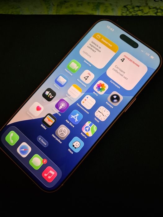 IPhone 17 pro max 256 gb 3 зарядки новый на гарантии