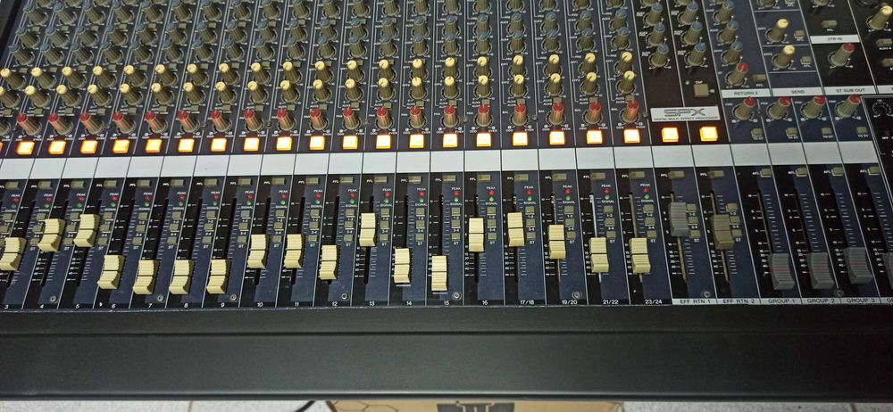 Yamaha MG24/14FX completamente funcional