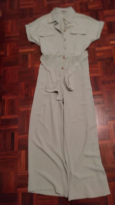 Macacão largo em tecido fino