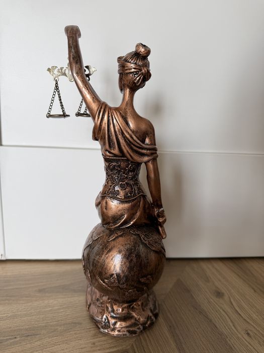 Figurka Temidy, prezent dla prawnika |~33 cm | 2,2 kg