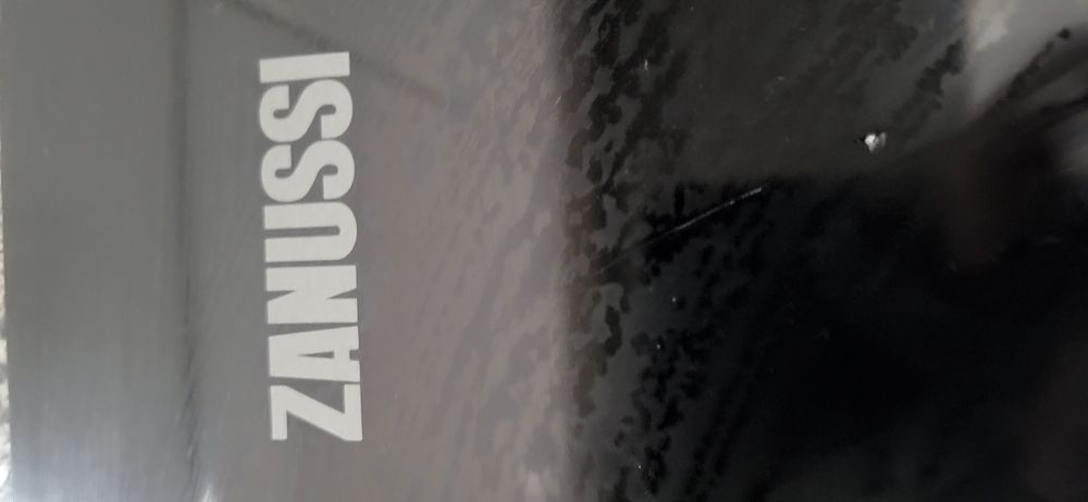 Placa vitrocerâmica Zanussi (vidro partido)