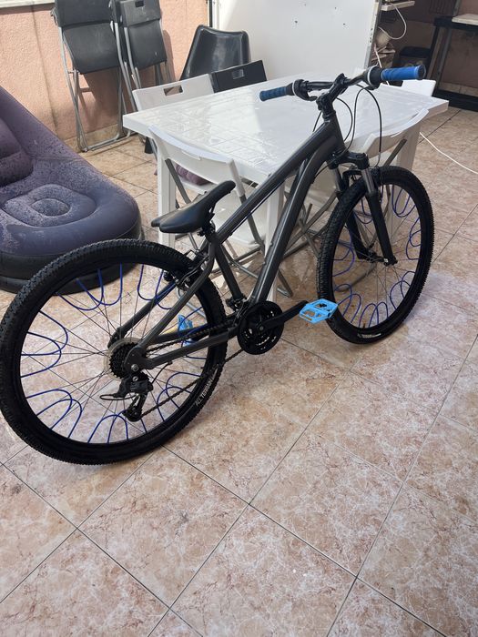 Bicicleta st100 com destaques em azul NEGOCIALVEL