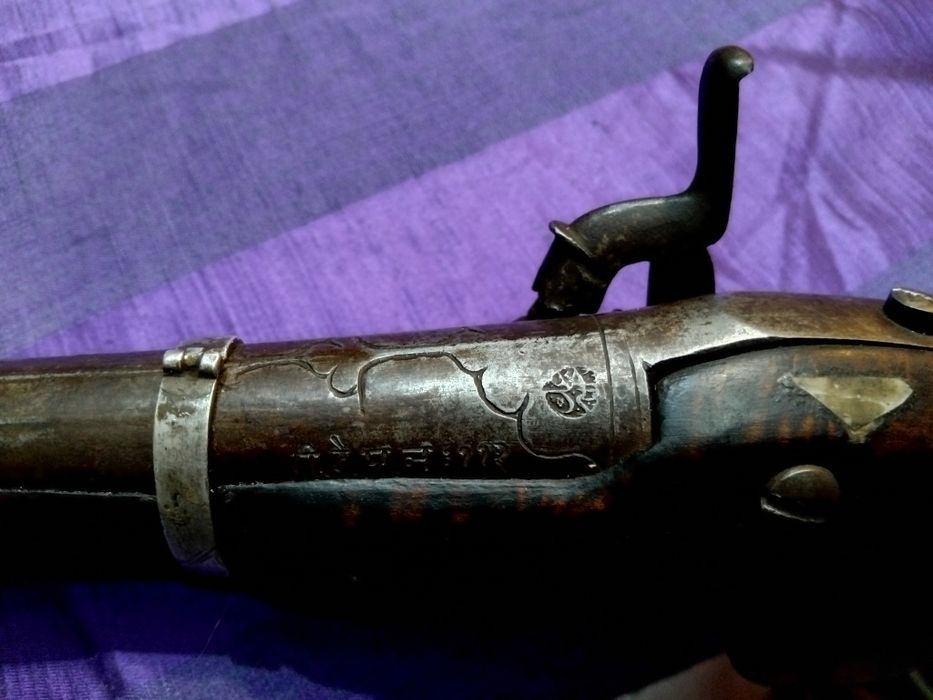 Pistola  bacamarte  antiga de carregar pela boca