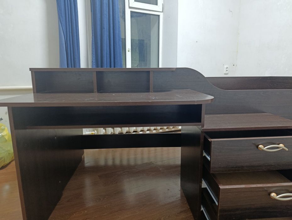 Кровать з робочим місцем