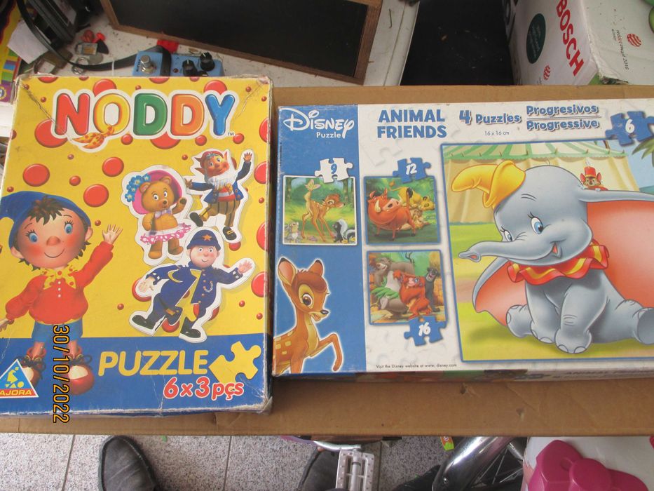 2 caixas de  puzzles  para crianças - Noddy e Disney