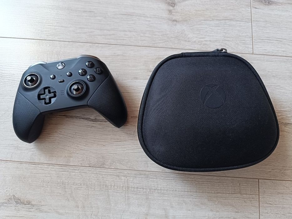 Kontroler Xbox One Elite 2 + etui