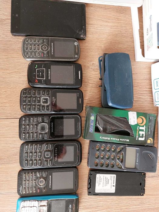 Zestaw starej elektroniki – Nokia/Samsung/Motorola  + tablet + dekoder