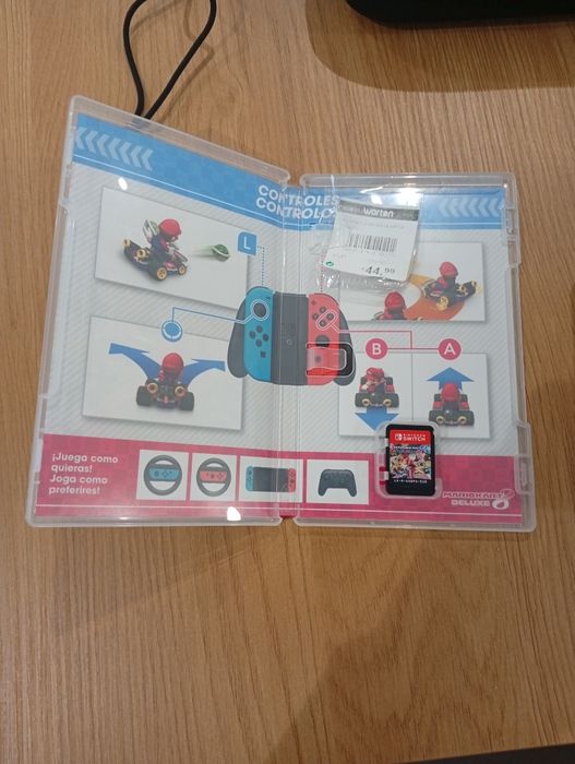 Nintendo Switch + Mario Kart + Zelda BOTW + Pokémon Shield + Extras