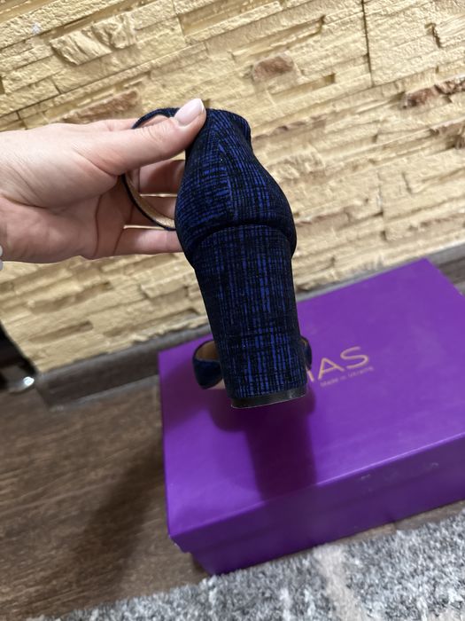 Суперстильні та зручні туфлі босоніжки