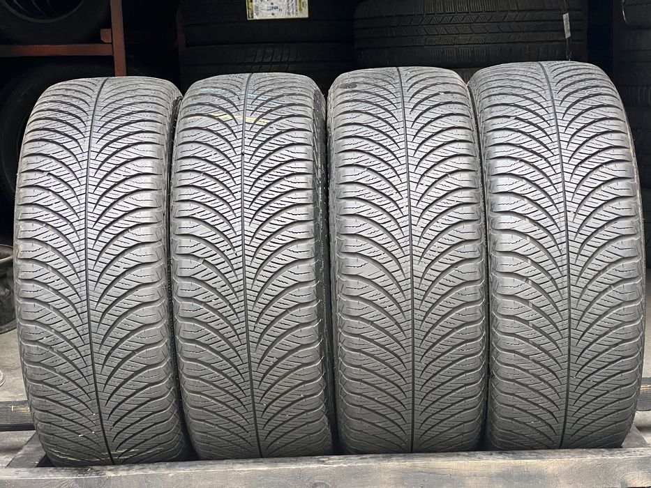 Шины всесезон 215/55/R17 Goodyear Vector4seasons