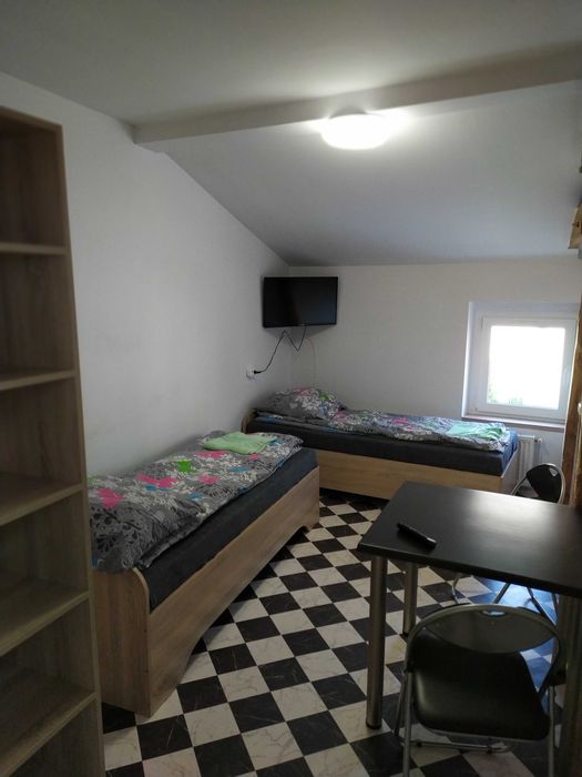 Wynajmę Mieszkanie Noclegi Pokoje pracownicze Parking Gostyń 30zł