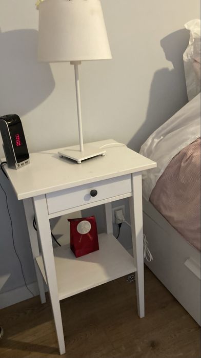 2 Mesas de cabeceira HEMNES IKEA