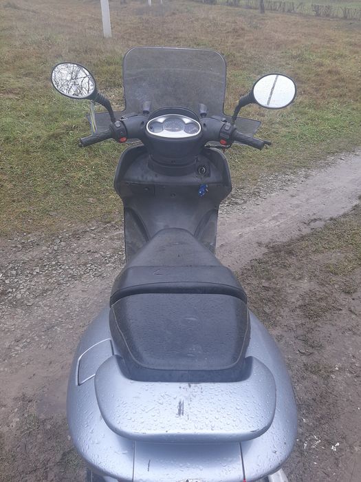 Ямаха маджестик 125.на хорошому ходу.