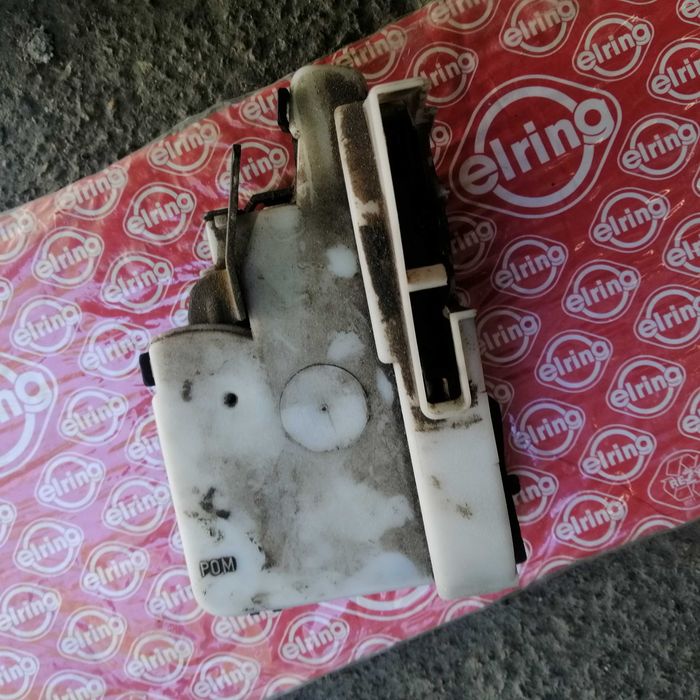 замок задней правой двери фольцваген гольф бу