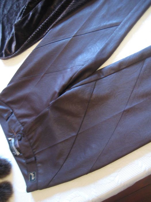 Conjunto calça casaco blusa e complementos senhora