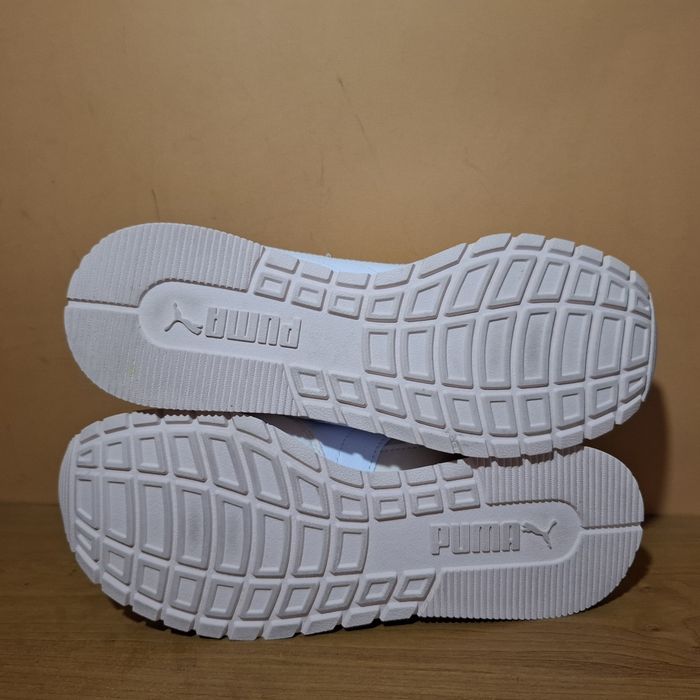 Жіночі фірмові кросівки Puma
