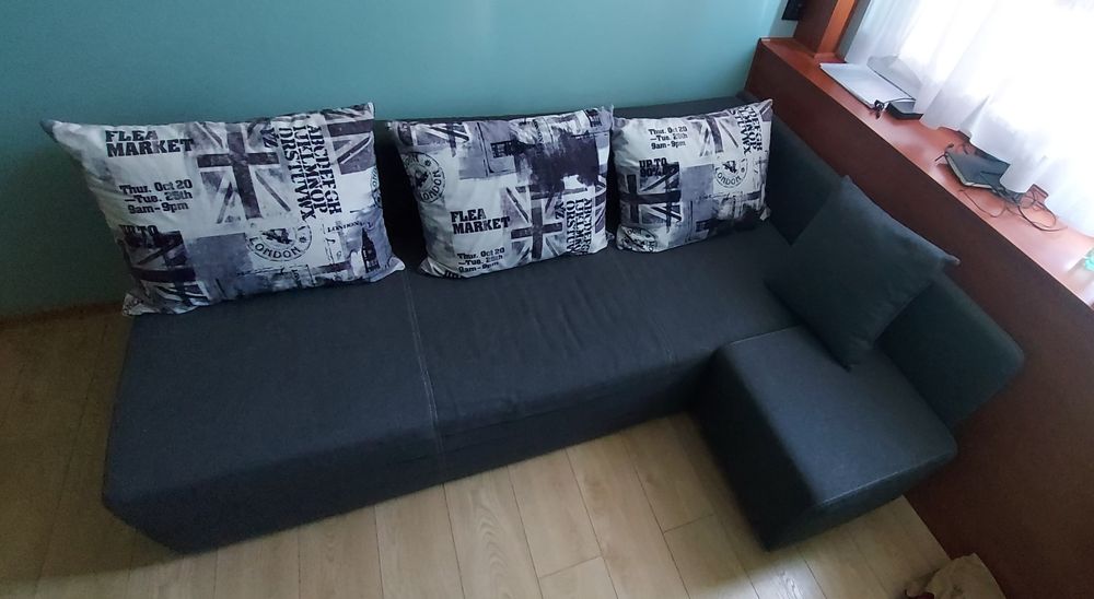 Używany sofa,narożnik,poduchy,pufa.