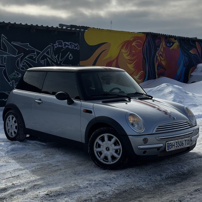 Mini cuper r 50 автоматична коробка 1.6 бензин в класному стані авто!