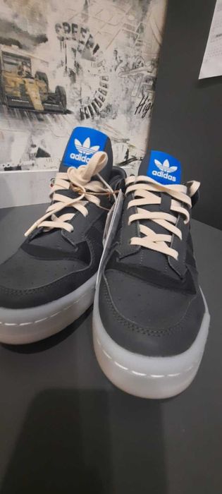 Кросівки Adidas 40/5 Нові