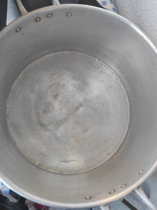 Uma Panela 34 e um tacho 36 , para  grandes patuscadas