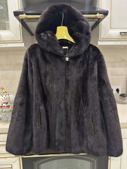 Шикарна норкова шуба. Scandinavia furs.