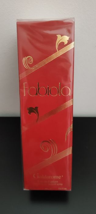 Quatro perfumes novos.