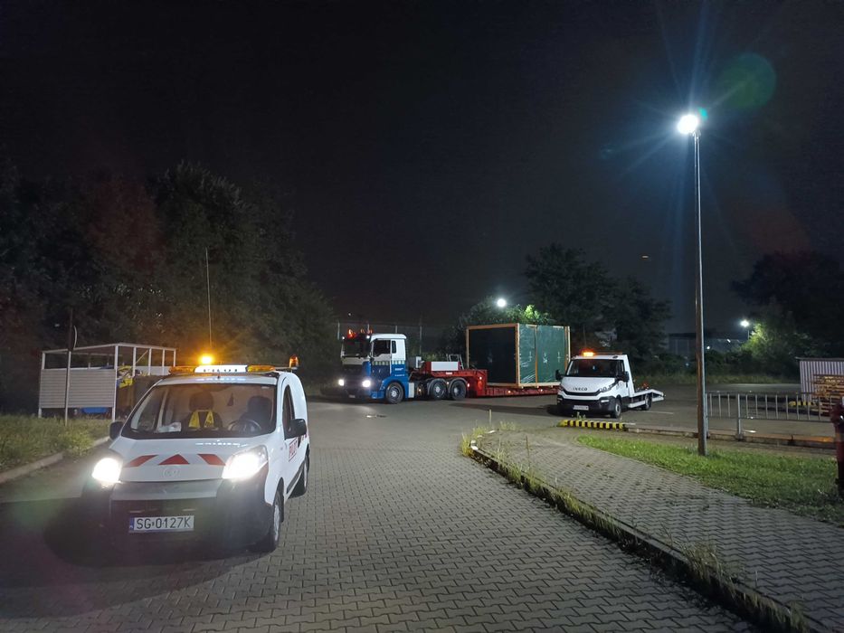 Transport niskopodwoziowy z hds HDS kontenery laweta wynajem platforma