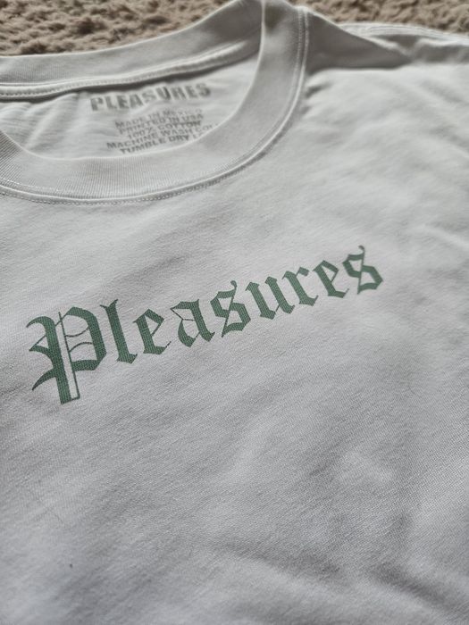 T-Shirt Pleasures (L)